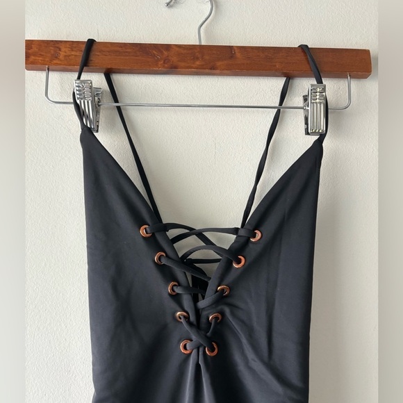 Fashion Nova one piece bathing suit size S‎ - Picture 2 of 8